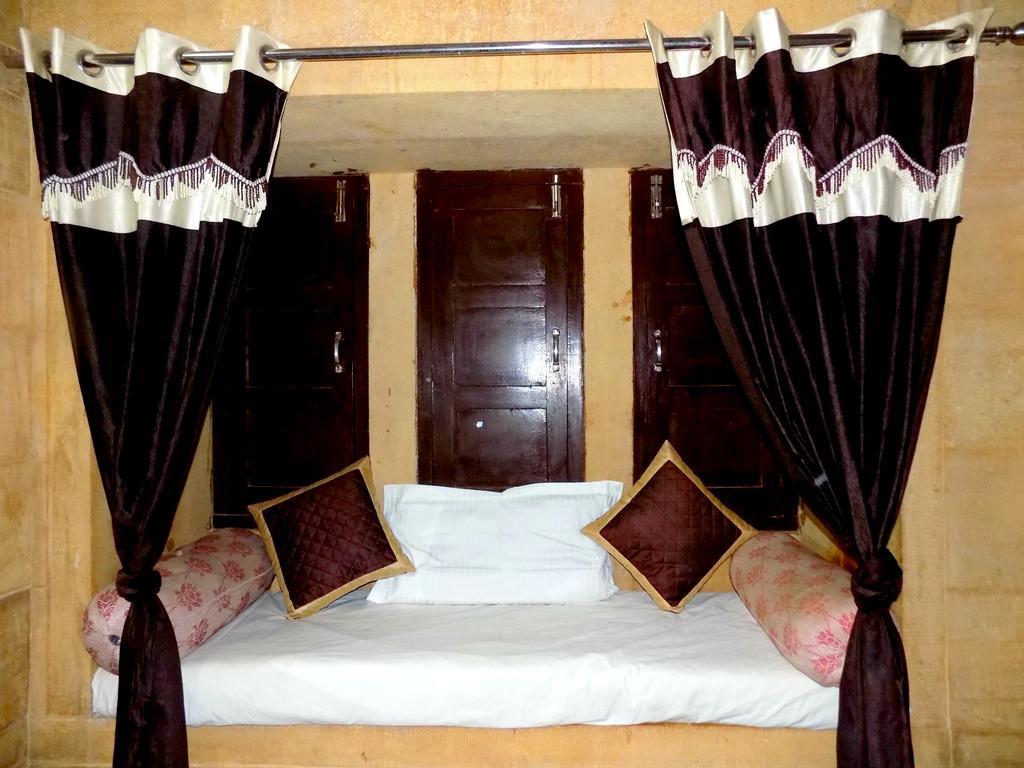 Hotel Fotiya 斋沙默尔 外观 照片